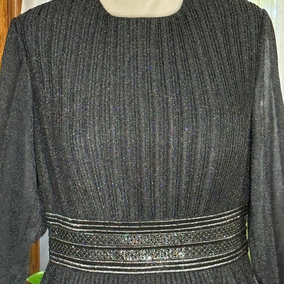 Mac Duggal Black Shimmering Pleated A-Line 3/4 Sleeve Gown - Picture 3 of 11